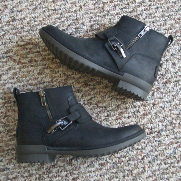 ugg cheyne ankle boot